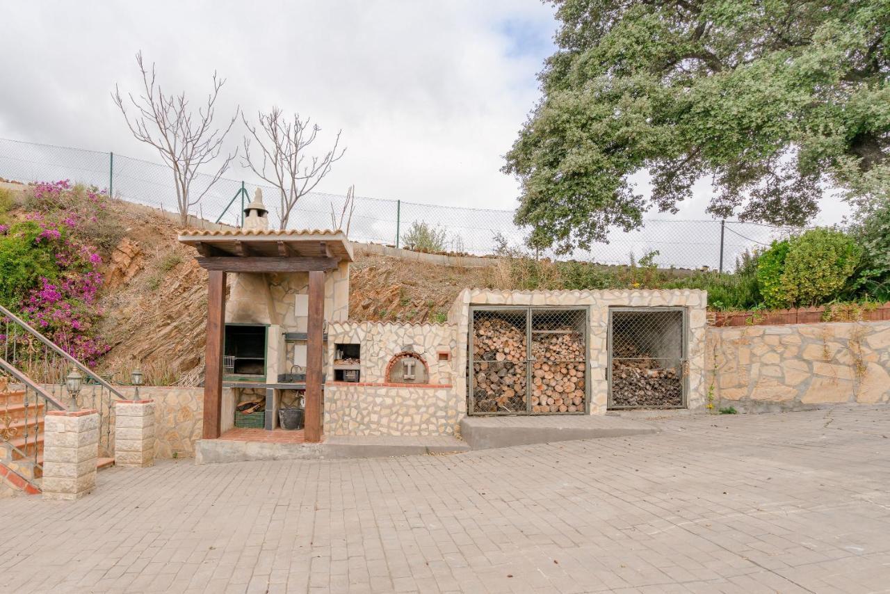 Cortijo La Encina Villa Sayalonga Bagian luar foto