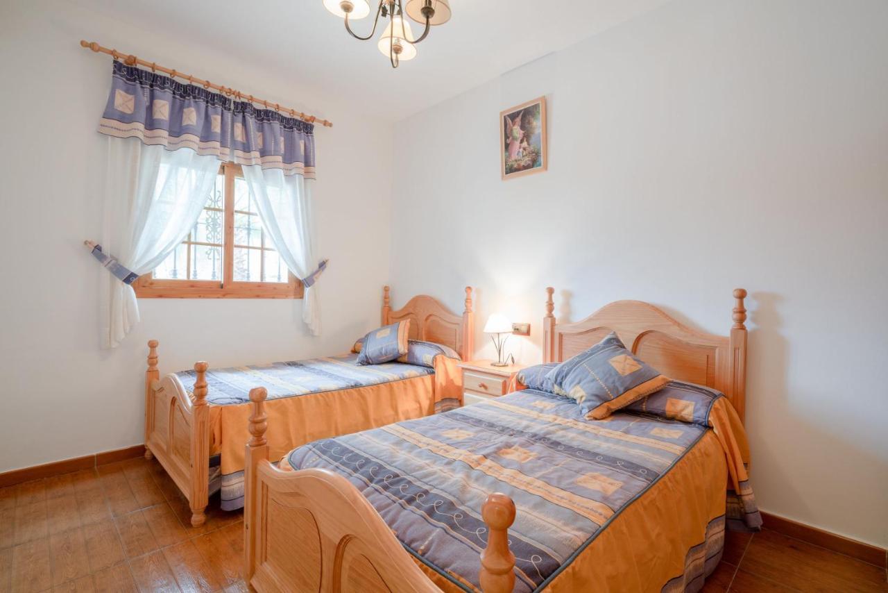 Cortijo La Encina Villa Sayalonga Bagian luar foto