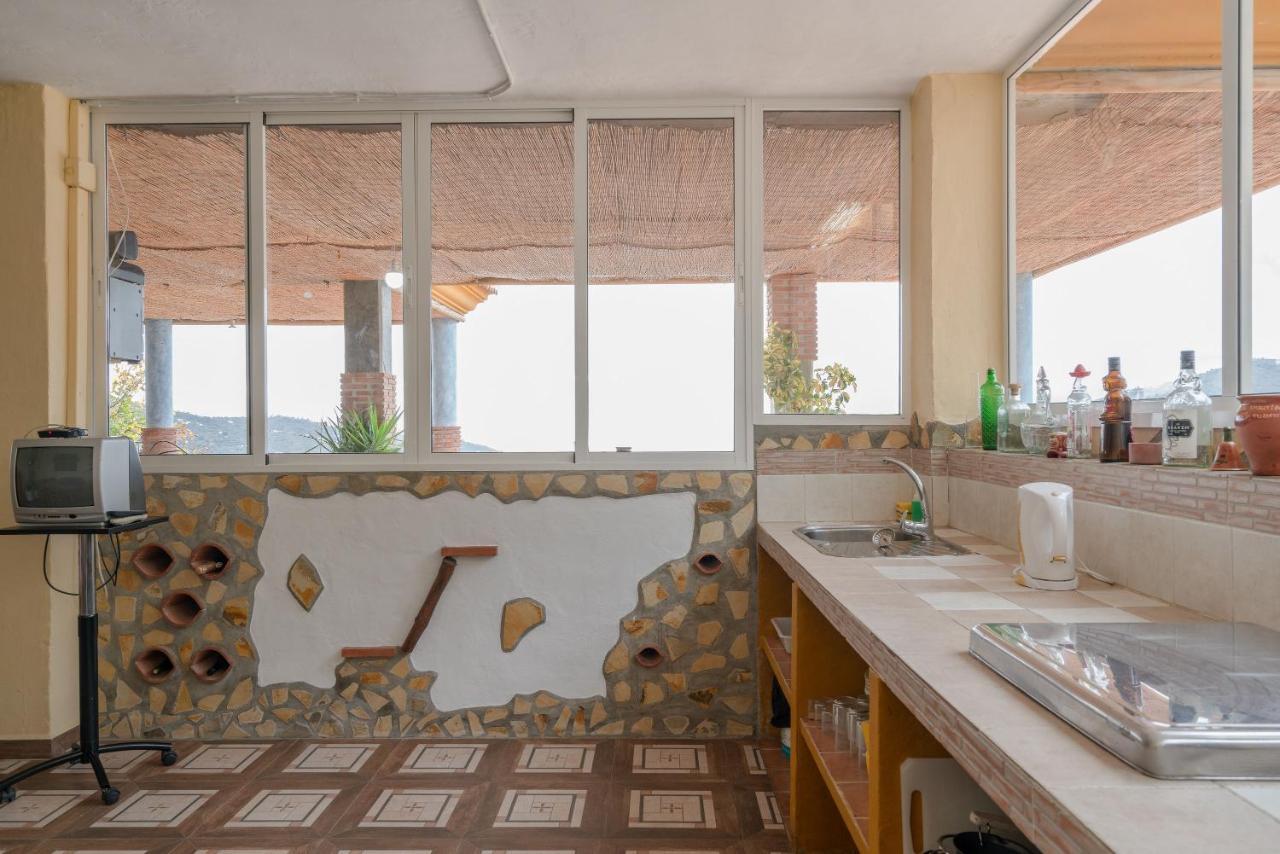Cortijo La Encina Villa Sayalonga Bagian luar foto